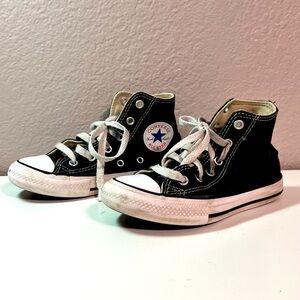 CONVERSE Kid’s Chuck Taylor All Star High Top Sneakers Size 12